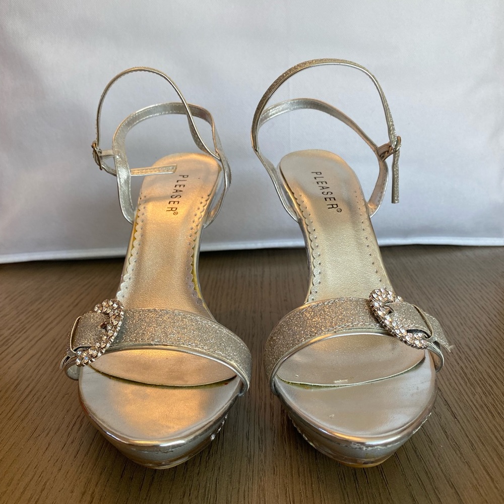 Vintage Silver/Glitter Pleaser Heels